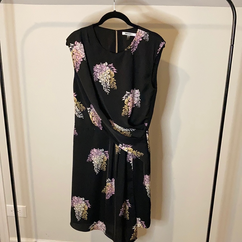 DKNY black floral print short sleeve dress